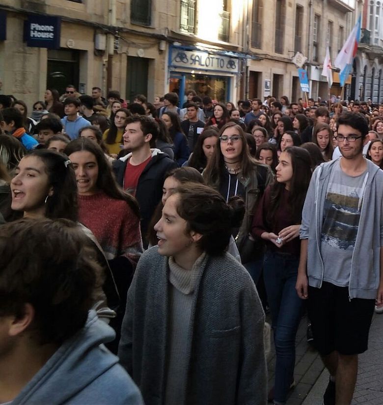 17-11-16 ManiFolgaEstudantilPontevedra04.jpg